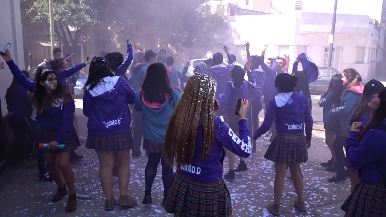 Presentacion de buzos 5to año Instituto Ceferino Namuncura. Villa Urquiza