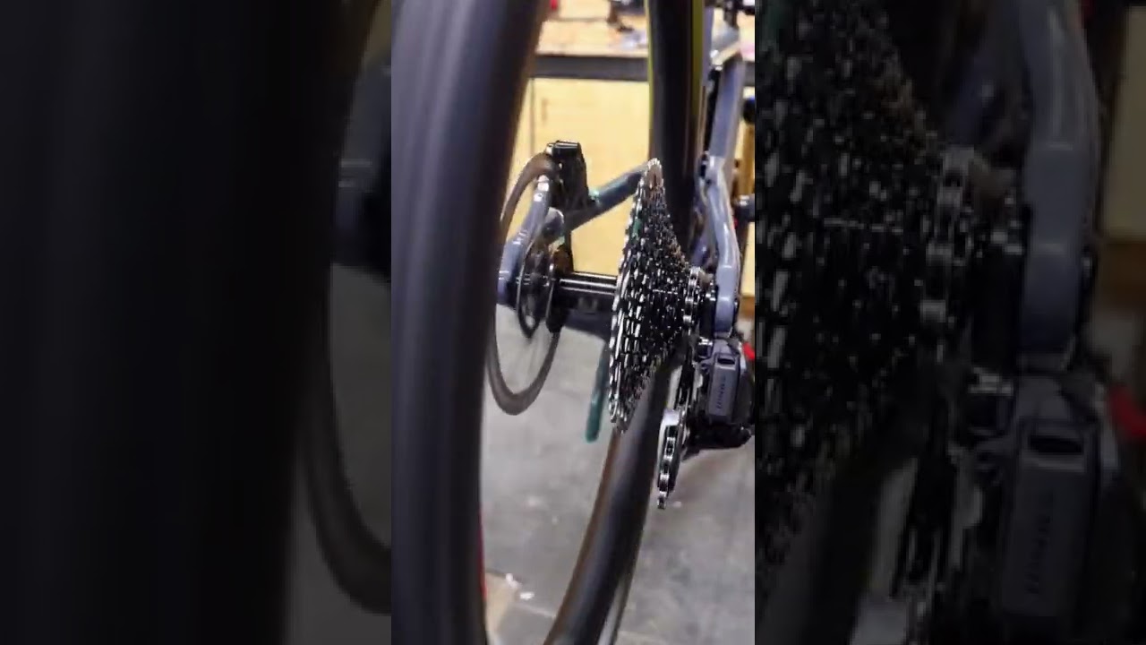 Sram AXS wireless electronic gear shifting ⚡️ #mtb #bike #tech