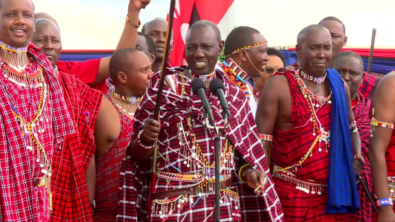 GOVERNOR OLE LENKU WEEPS IN FRONT OF  PRESIDENT WILLIAM RUTO! 😭 #trending #amboseli #maasai #viral