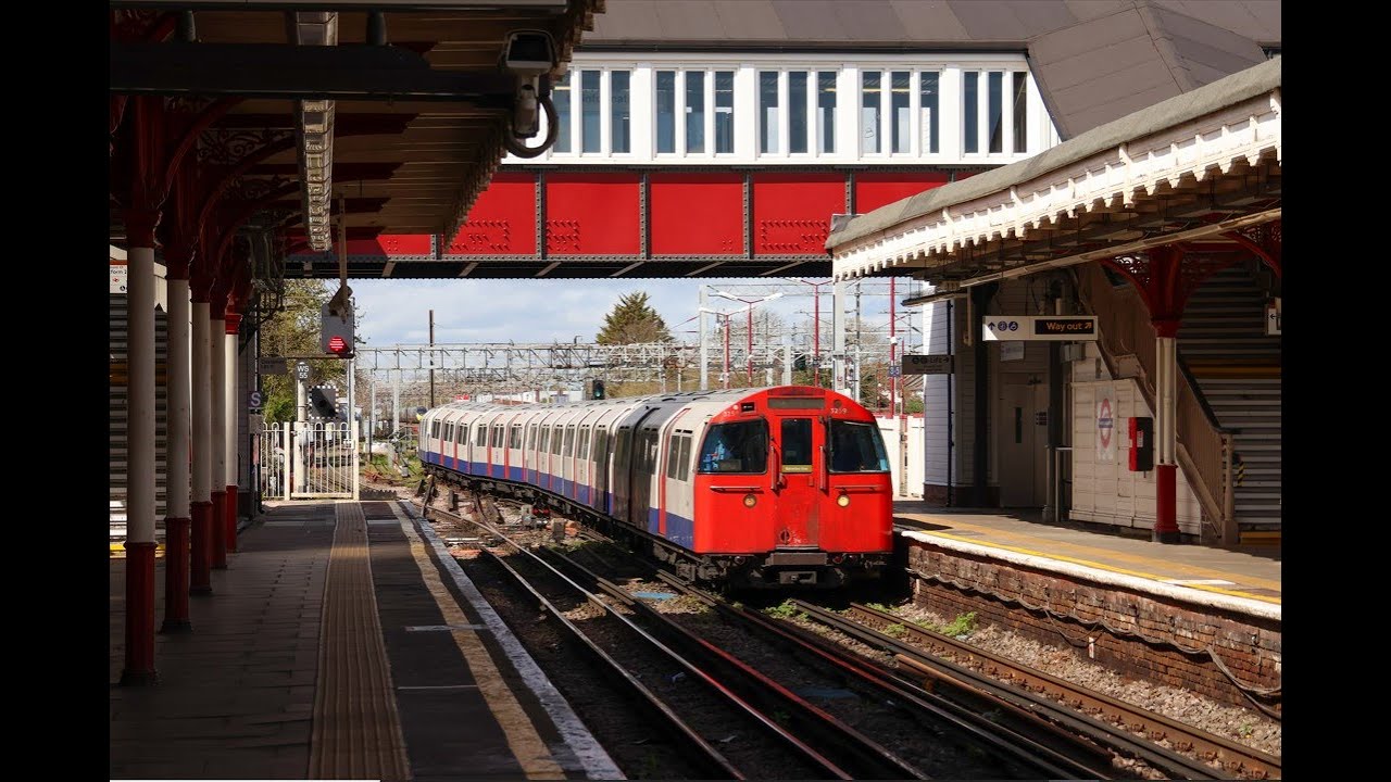 Various trains on the London Underground from 28/3 to 4/4/2024