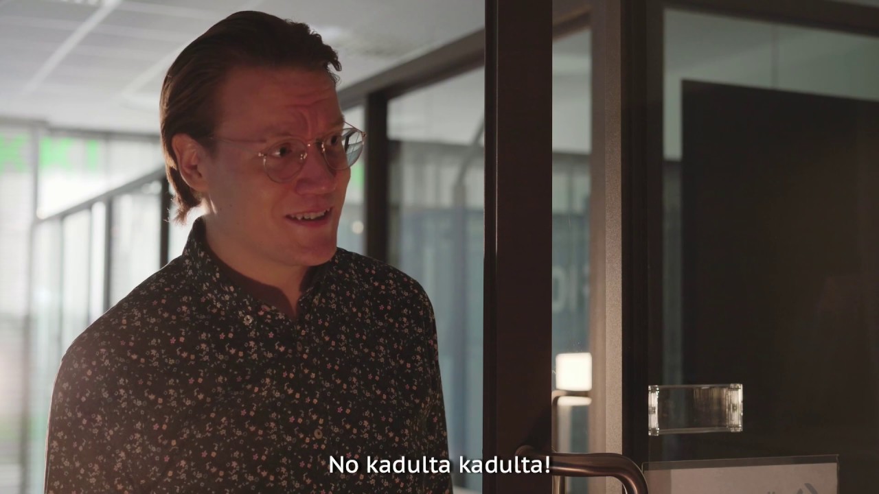 Vakuutusedustaja Vatanen ja katugallup