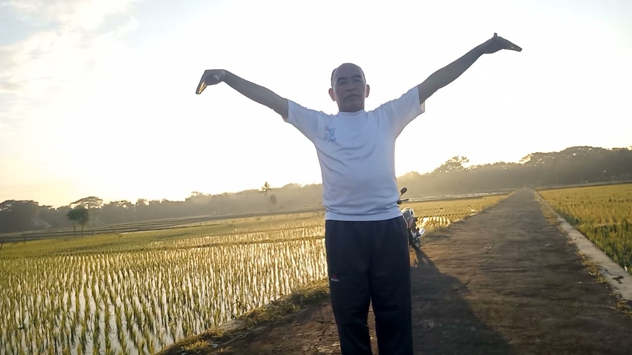 Sinar Surya Mentari Pagi Indahnya menyejukkan Hati..