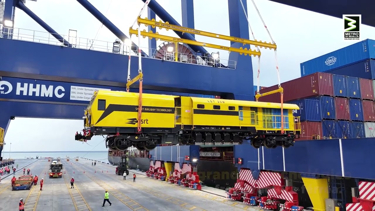 Lleg&oacute; por Puerto Antioquia la nueva m&aacute;quina reperfiladora de nuestro Metro