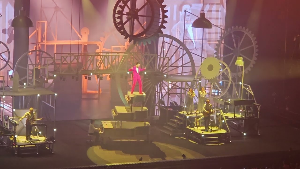 Concert MIKA Le 15.02.2026 au Zénith de Lille ❤️ (8)