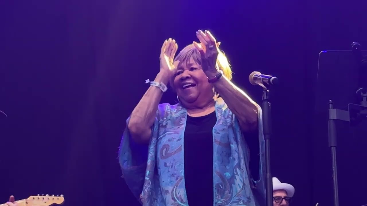 MAVIS STAPLES 