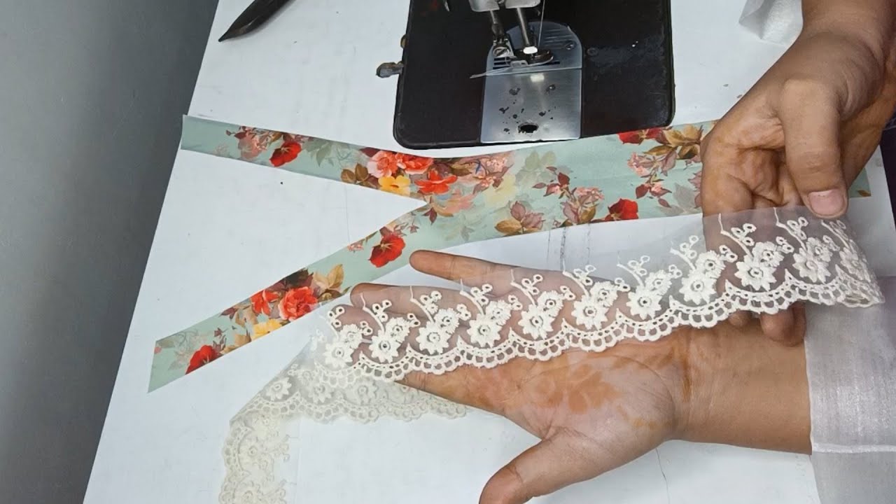V neck placket with lace. आजकल यह Design बहुत fashion में है.