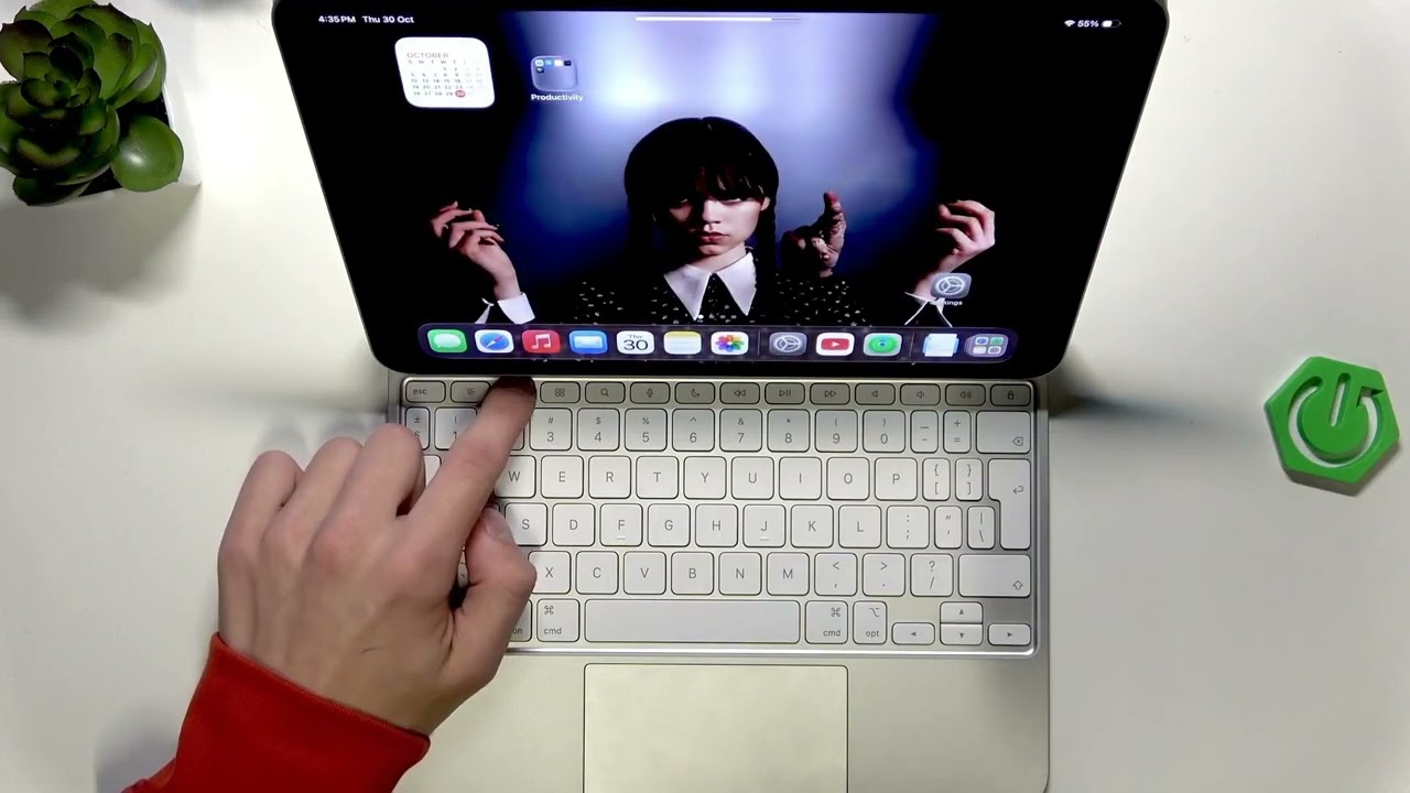 APPLE iPad 11th Gen Wi‑Fi + Cellular – Magic Keyboard ile parlaklık nasıl ayarlanır