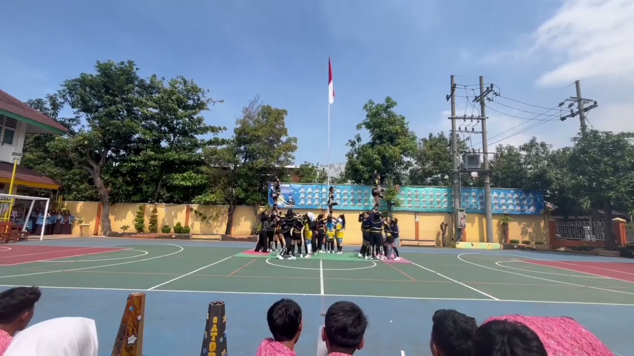 ETC GATORS - MPLS SMAN 18 SURABAYA CHEERLEADING - DEMO EKSTRA CHEERLEADER
