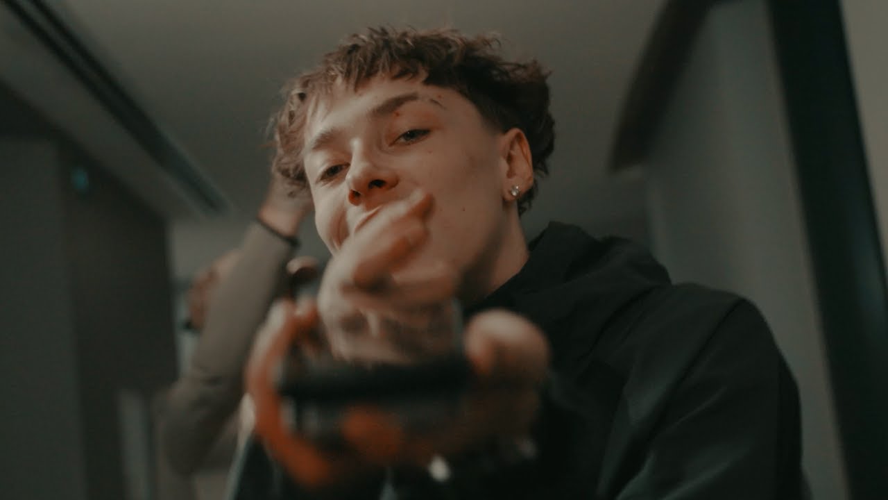 SKUX FT. T2K - TAPPED IN (Official Music Video)