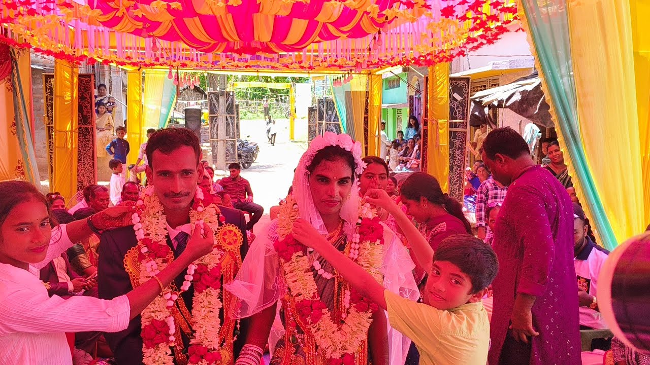 ଝିଅ ବିଦାୟ  ସମୟରେ ଚମତ୍କାର ନାଚ