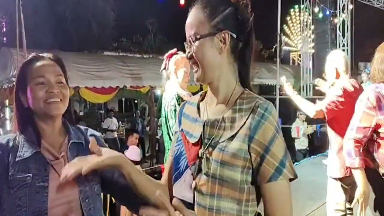ออกมารำสุดๆไปเลยป้าเรา