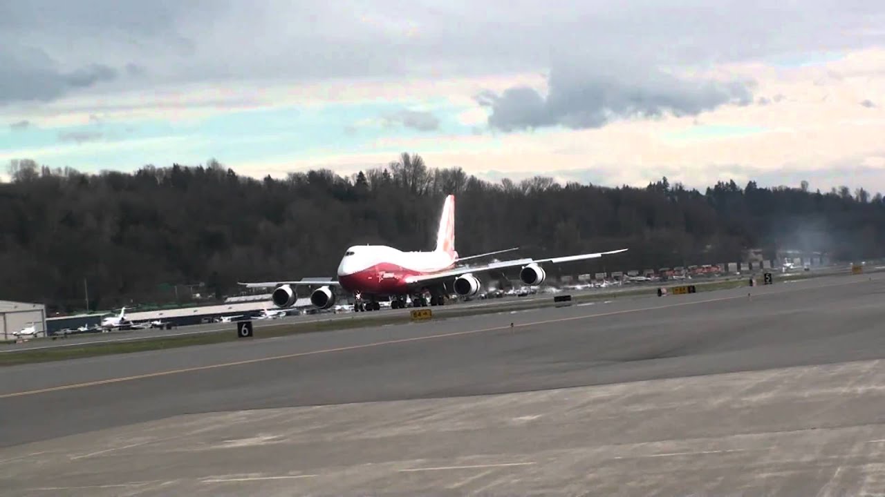 Boeing 747-8 Intercontinental Landing For First Time