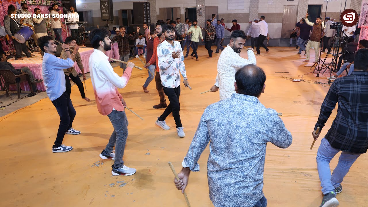 Wedding Dandiya | Odedra Family | Ranavav | Studio Bansi Sodhana
