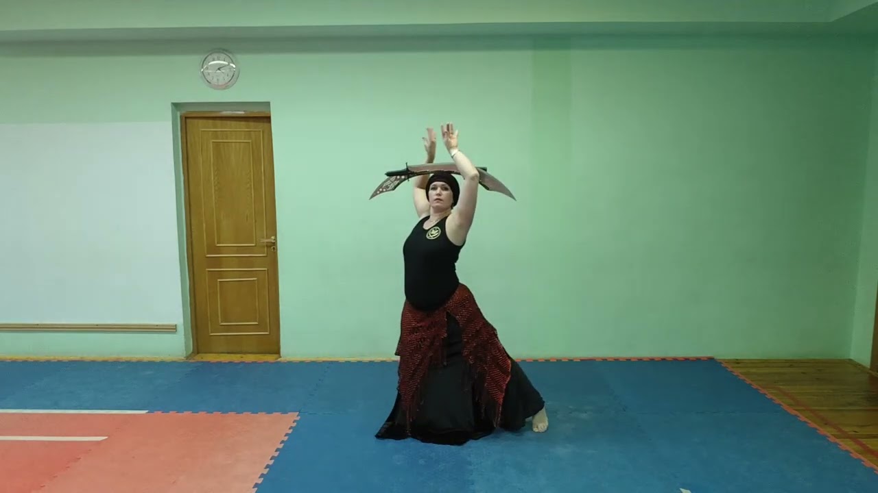 Импровизация с двумя мечами.