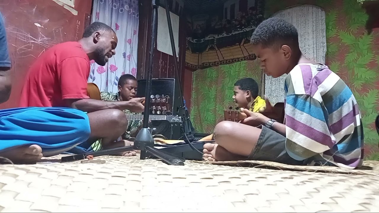 Qiri nai vakatagi -  (senisaqiwa Brothers) cover