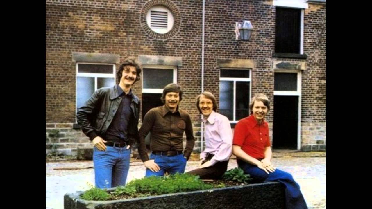 Blue Nose - The Original Houghton Weavers