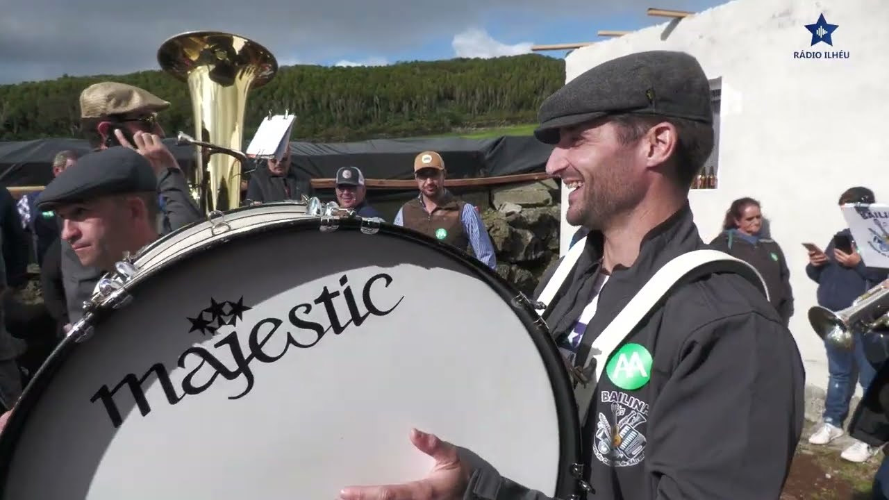 Grupo de amigos de bailinho da Ilha Terceira anima ferra da ganadaria Álvaro Amarante
