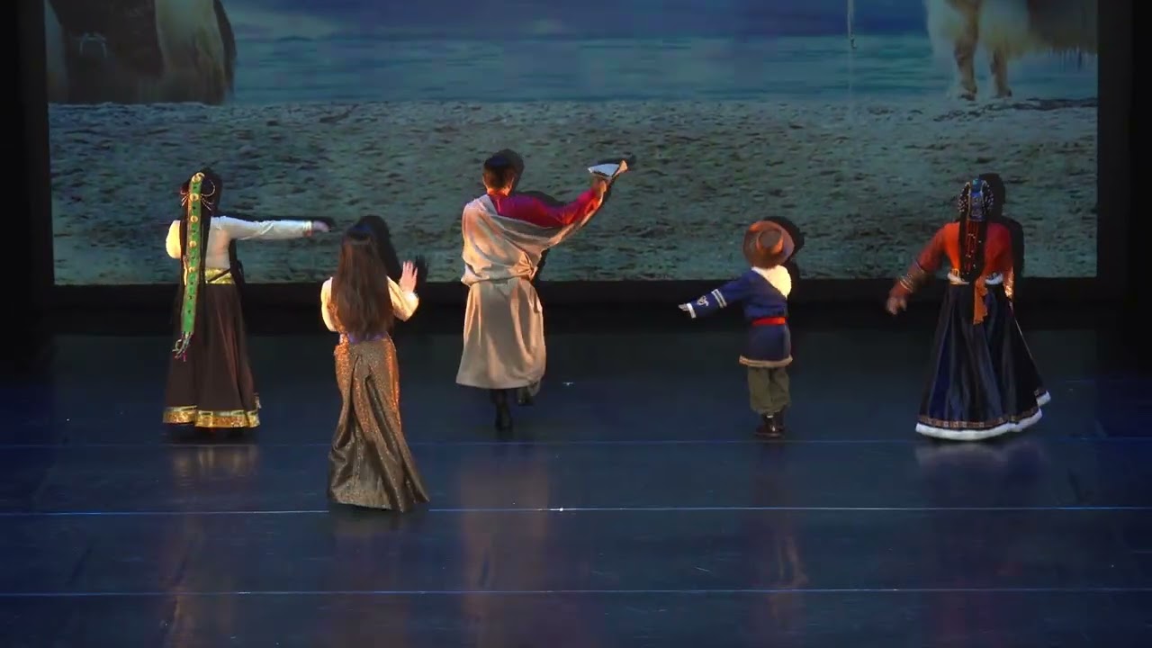 舞蹈《雪域歌舞之海》［中國夢·華彩香江～民族同心歌舞晚會］（香江民族舞蹈團主辦）