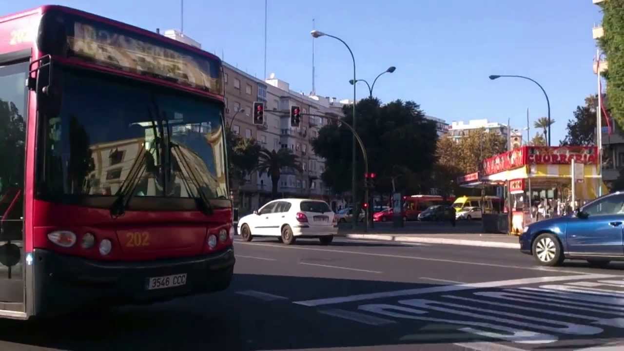 Ambulancias Pasando Por El Centro De Sevilla [HD]