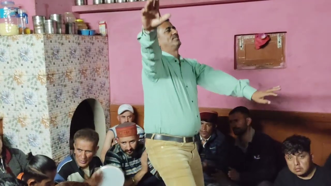 सिरमौर में लगी पहाड़ी मुजरा नाटी,  हमारे गुरु जी Sohan Singh JBT.