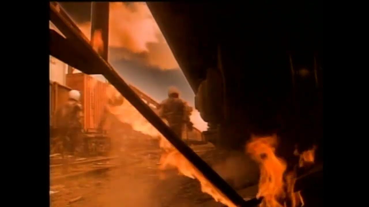 Deep Purple -  Knocking At Your Back Door (Official Video) (Remastered 2011 Japan)