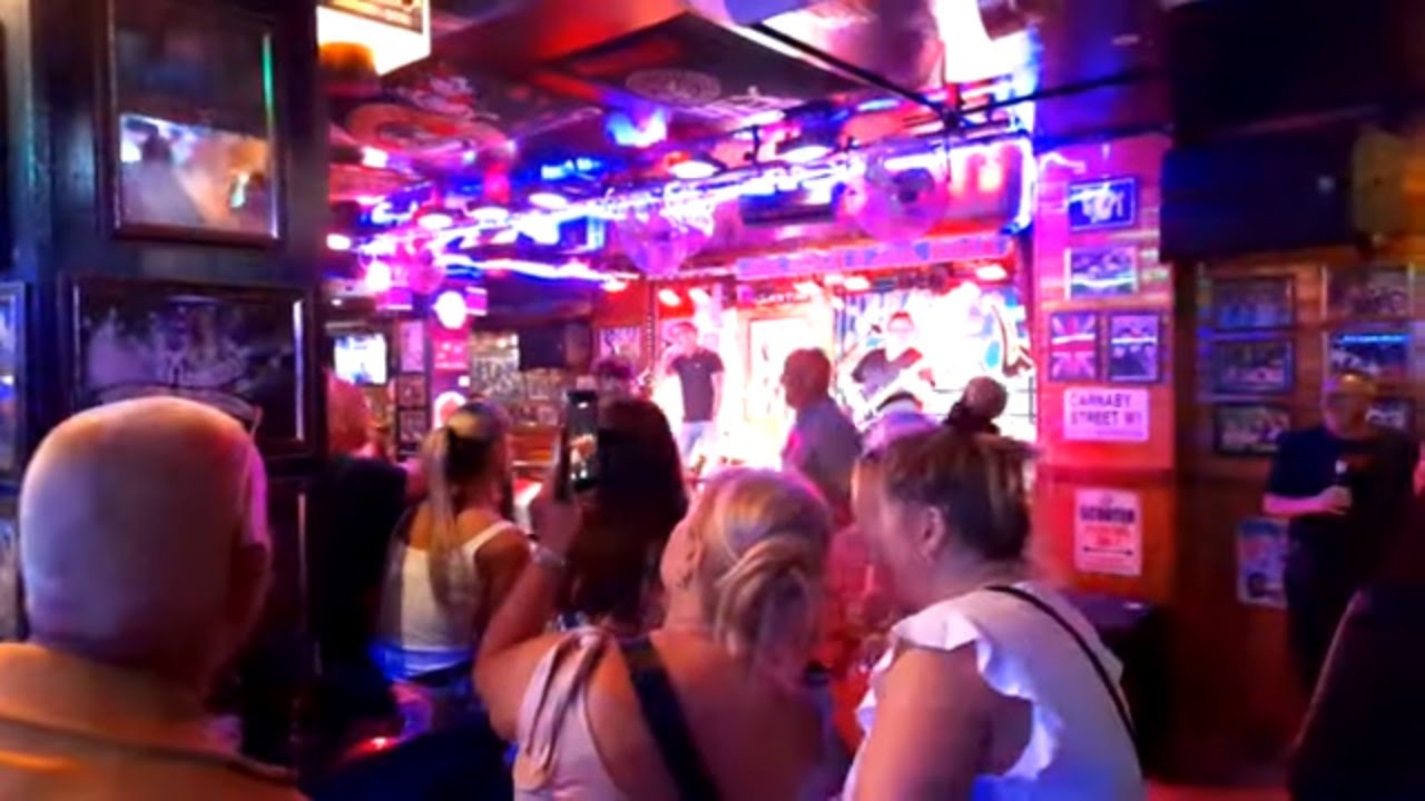Benidorm Tonight 11pm - Carnaby Street Volume UP For This One !