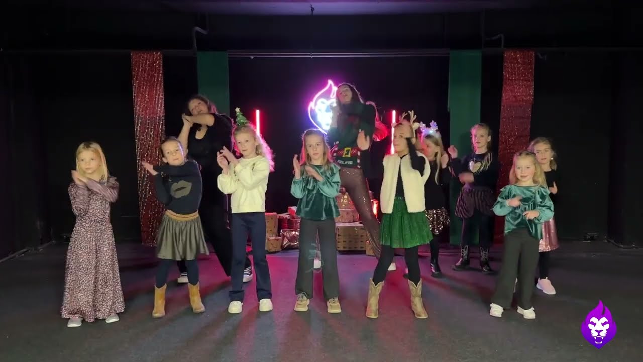 Kimm Dance Center || Kerstvideo 2023 || Niets is cooler dan Kerstmis