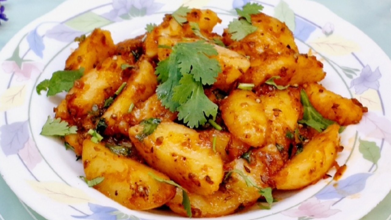 Roasted Chilli Garlic Potatoes | Ramazan Special Easy Recipe | Nasims Food Passion
