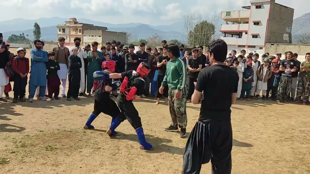 A show iftitahe with real commando master haleem sir .lucky mix martial arts acadmy samar bagh .