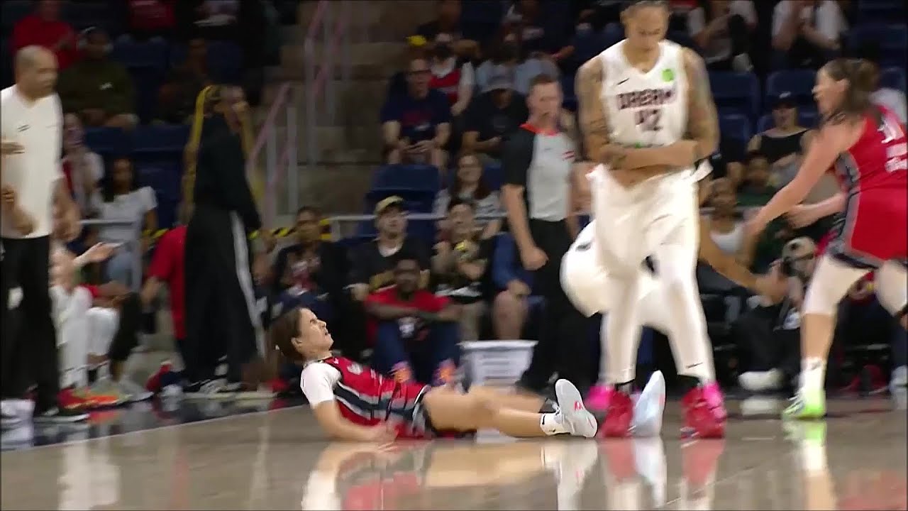 🫢 Welcome to WNBA, Rookie Sonia Citron FLATTENED by 6'9 Brittney Griner after hitting a 3!