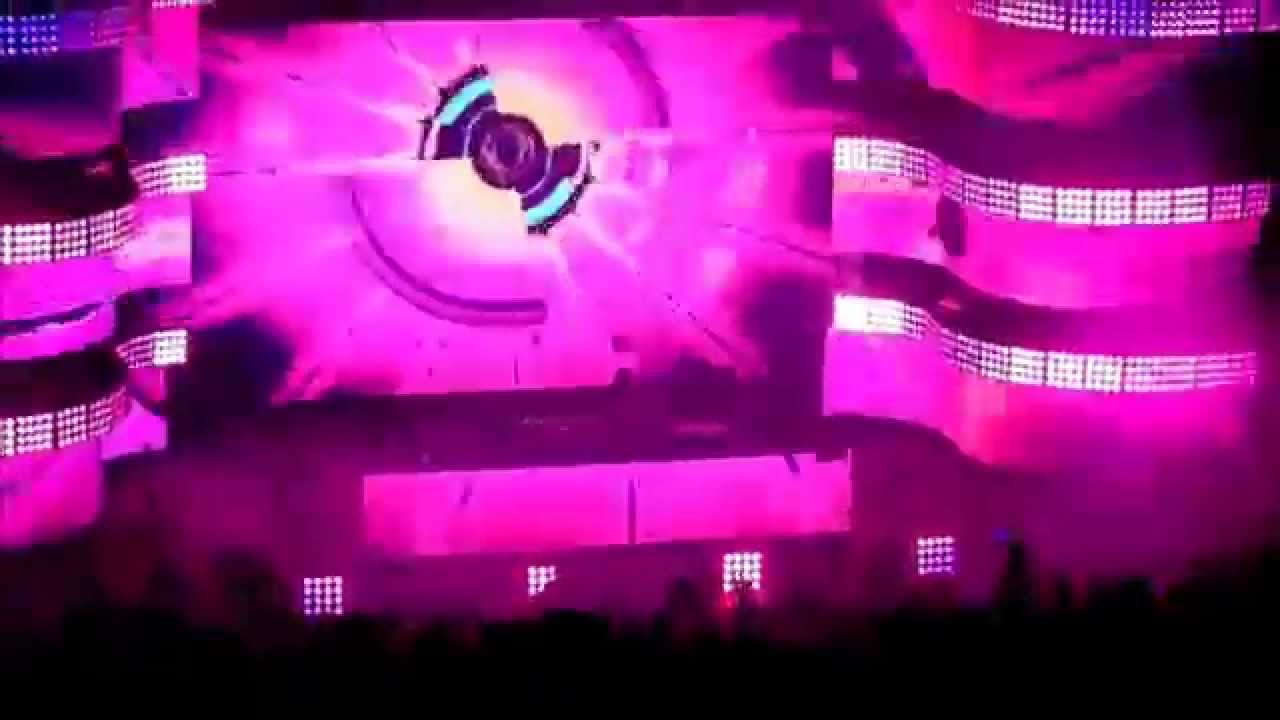 Bassnectar @ Red Rocks, May 2014 - Hide & Seek / Empathy (thousands of lighters!)