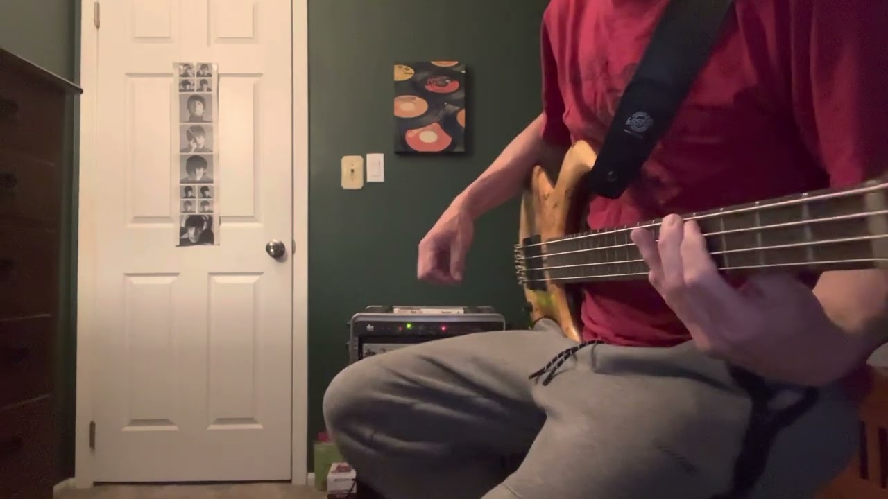 Genesis - Me & Sarah Jane ( Bass Cover)