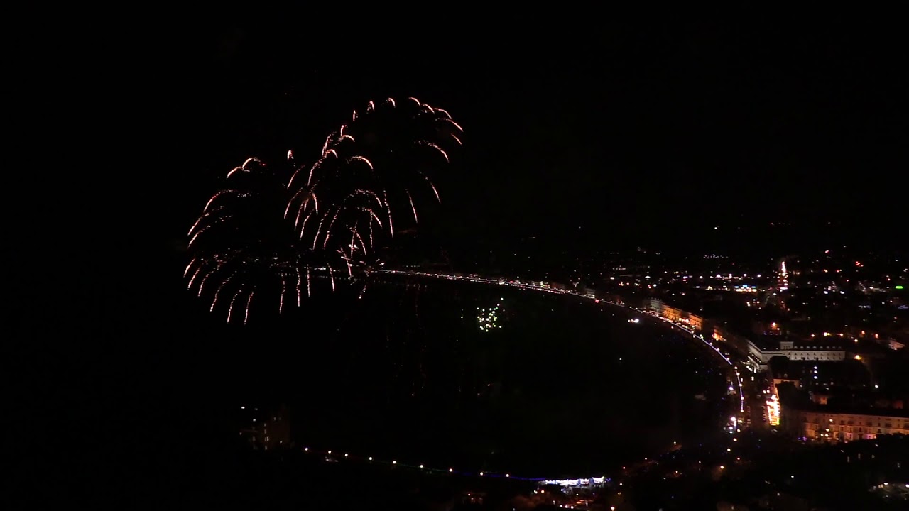 Incredible Llandudno fireworks display on bonfire night from the Great Orme.