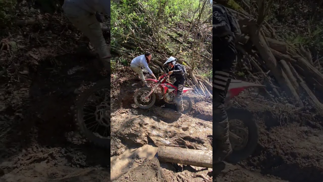 Hard enduro race challenges 