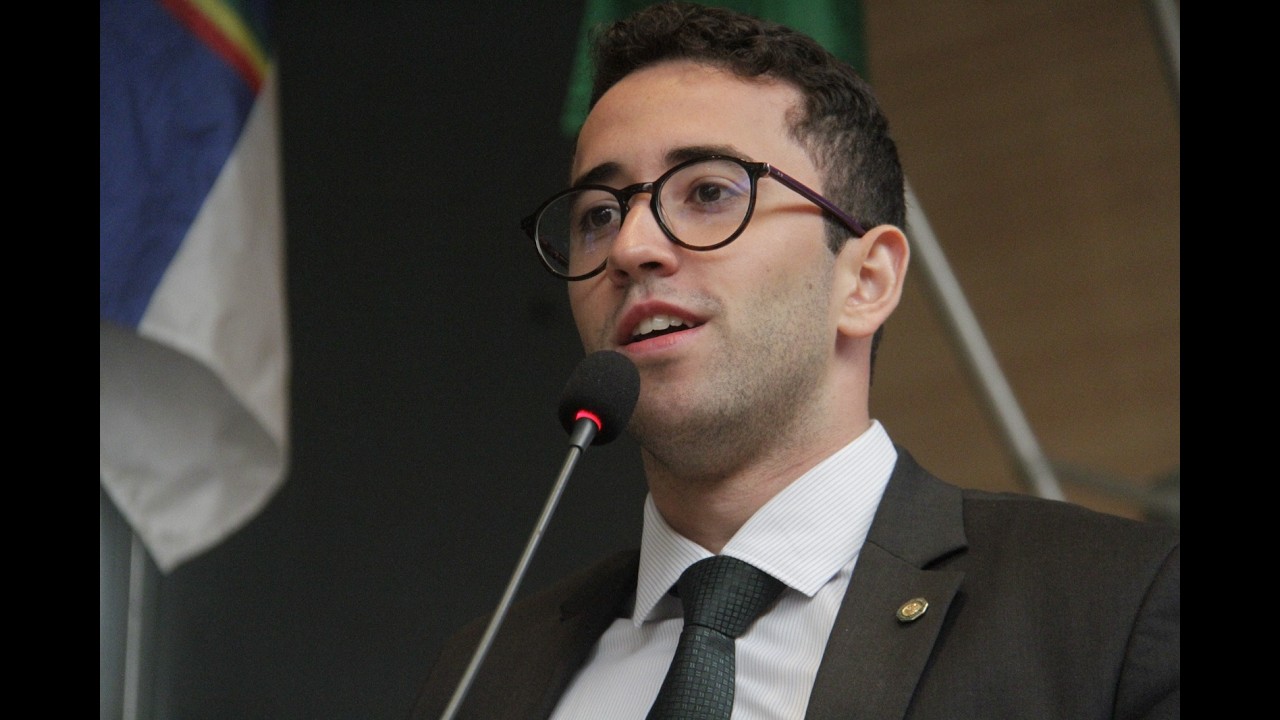 Thiago Medina se diz contra a voto de aplausos às mulheres militantes do MST e MTST de Pernambuco