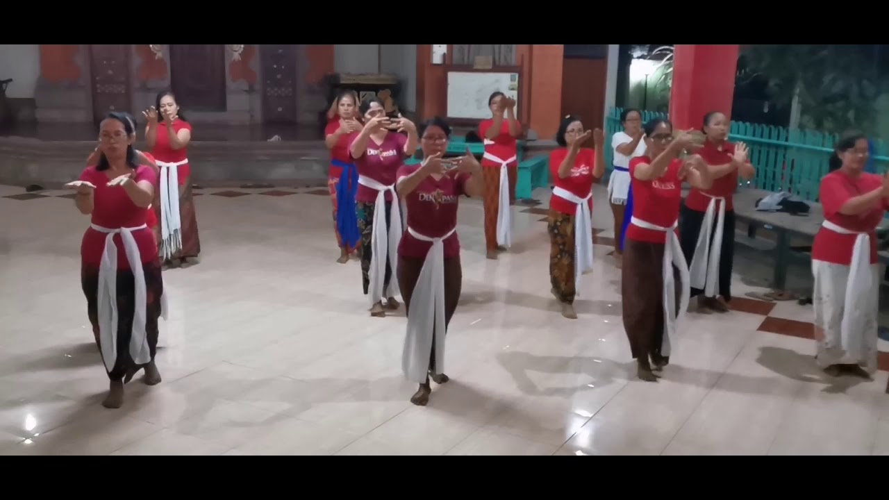 Belajar & latihan Tari Rejang Taman Sari bersama Pencipta
