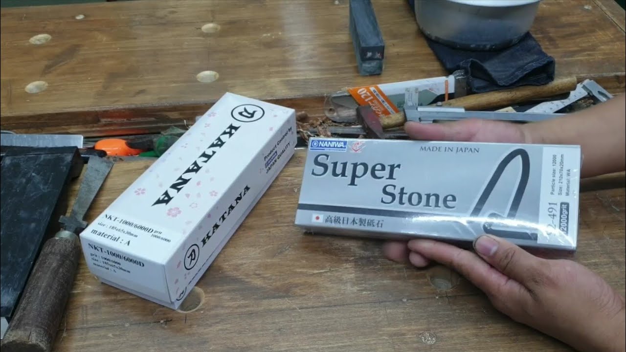 Đá Mài 12000, Thỉnh Ông Trùm Chỉ Để Mài Dao Cho Vợ (Sharpening Stone 12.000 Grit)