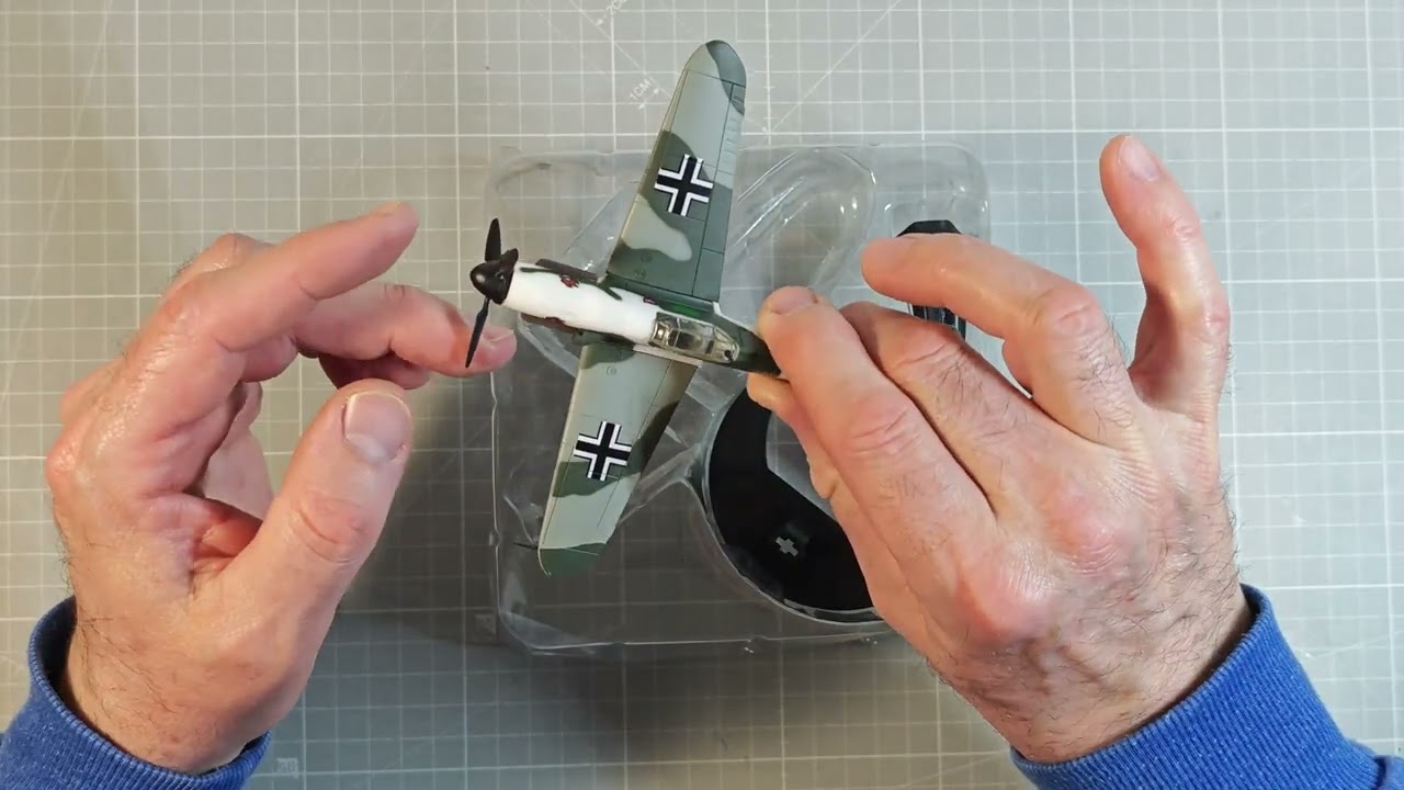 Présentation du Messerschmitt BF 109F 4 Avions de la seconde guerre mondiale RBA 1/72eme