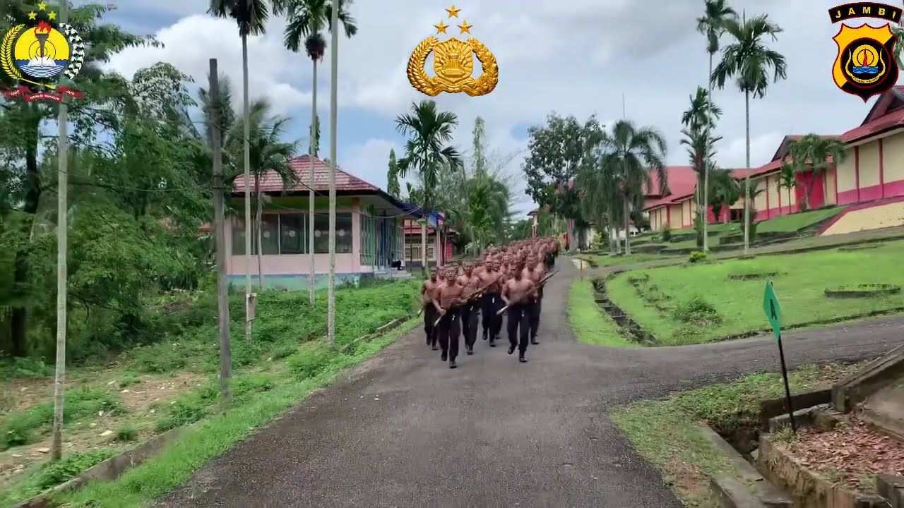 Barak / asrama siswa wajib bersih
