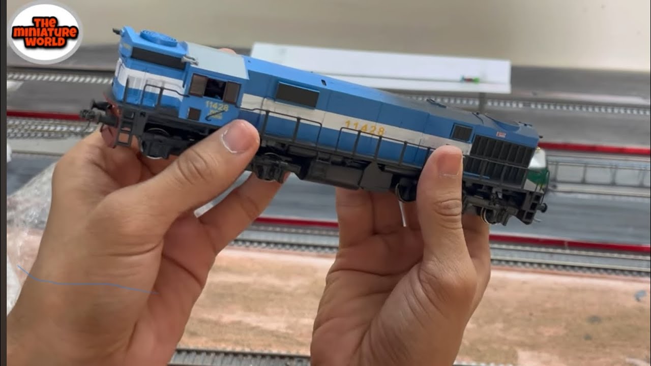 Unboxing BEML Coach Set + WDM3D Loco | Ho scale Indian railways