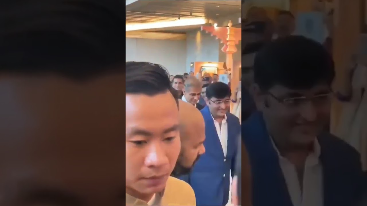 MS Dhoni gets a warm welcome in the hotel 😍❤️ #msdhoni