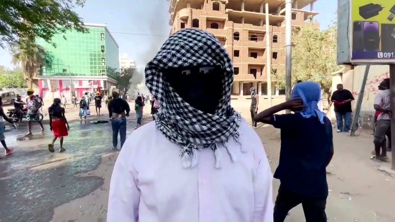 Tear gas, stun grenades used on Sudanese protesters on uprising anniversary