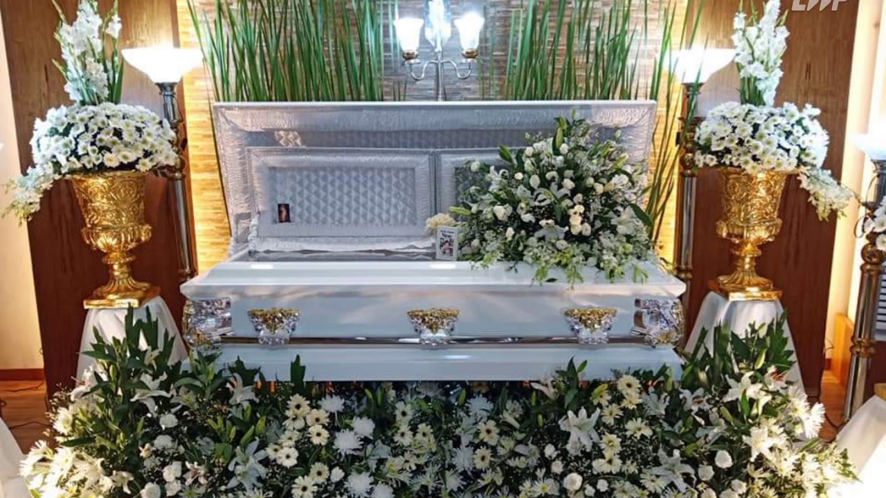 burial flower arrangement 🌺🌺🌺🌷🌹🌱