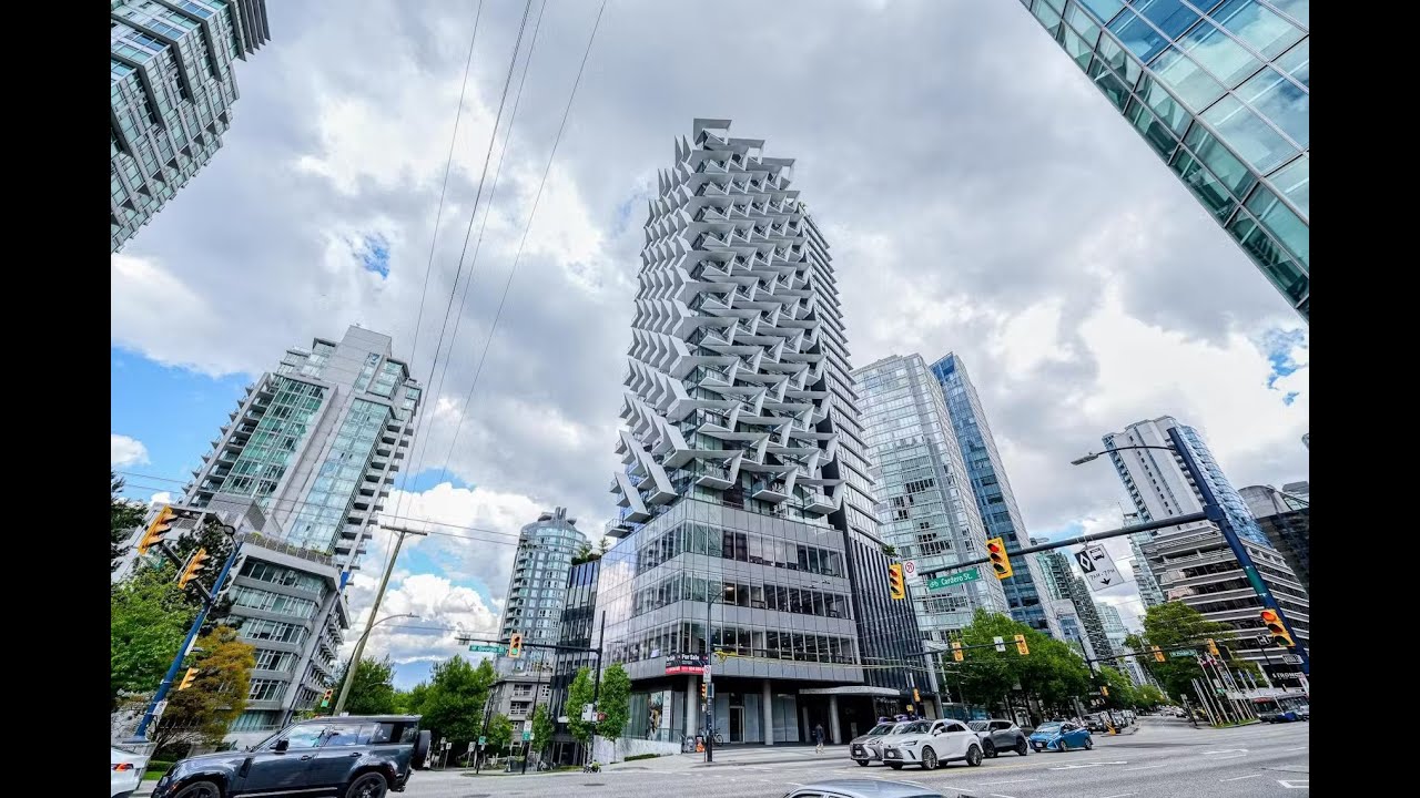 2105 - 620 CARDERO ST, VANCOUVER - 2 BEDS + 1 BATH + DEN + A/C + 1 PARKING