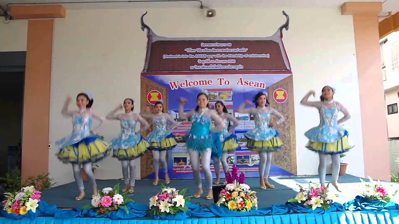 การแสดงวงดนตรีลูกทุ่งชุด