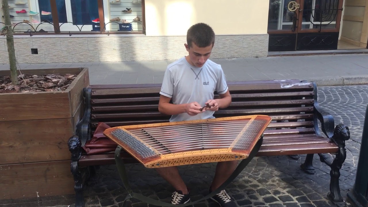 Красива гра на цимбалах - Львів