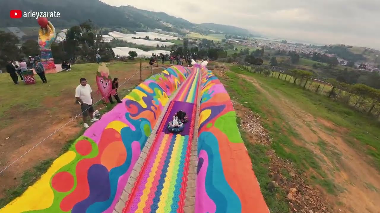 Fresas Con Crema El Rosal en Sibat&eacute; 🇨🇴 | Vista a&eacute;rea con dron