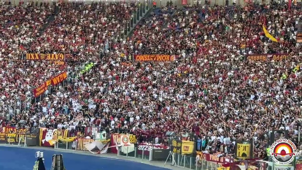 Roma - Verona 2-0: la carica della Curva Sud