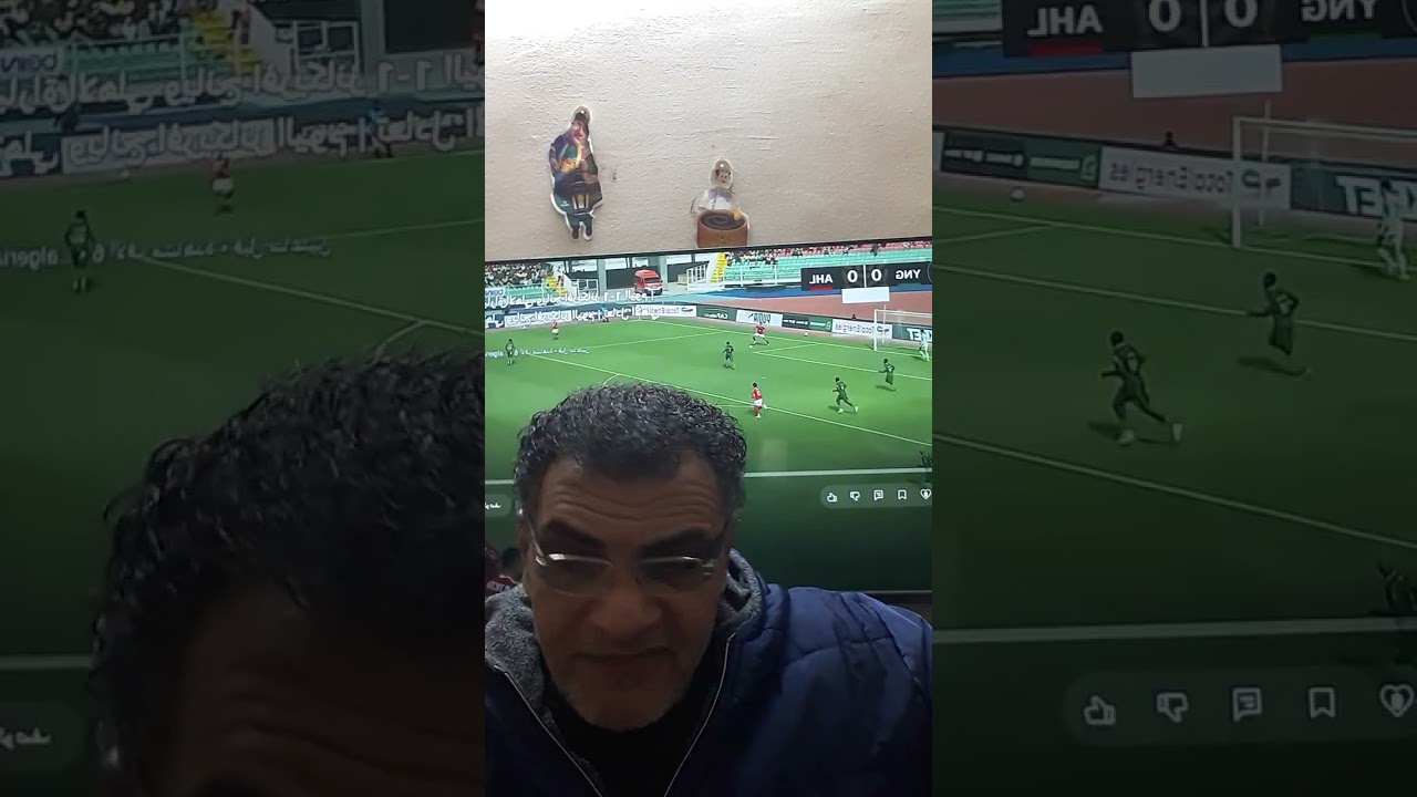 الي بيته من قزاز ميحدفش الناس بالطوب #١٢#