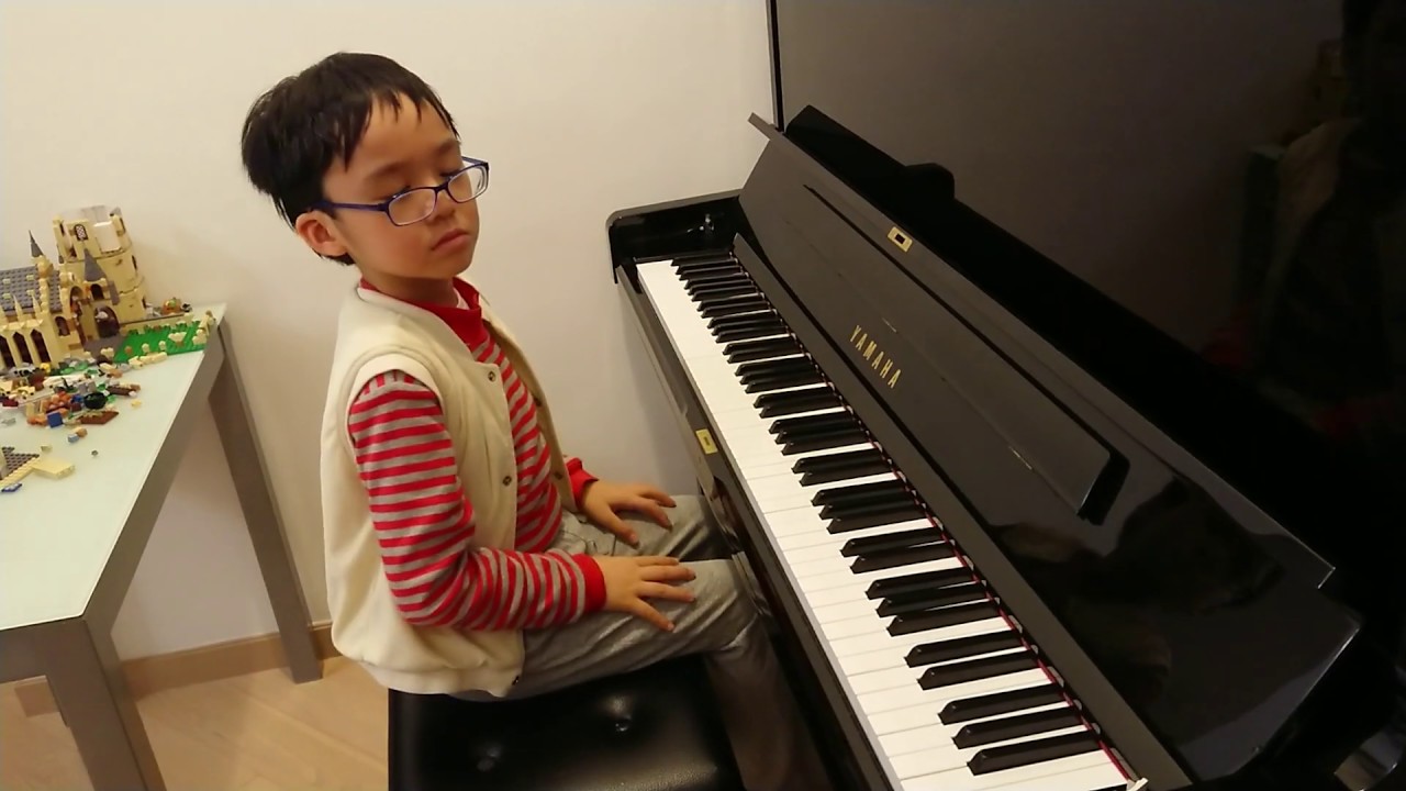 Nocturne in E Flat Major Op.9 No.2 of Chopin (蕭邦 降E大調夜曲), by Jonah Ho (age 7)